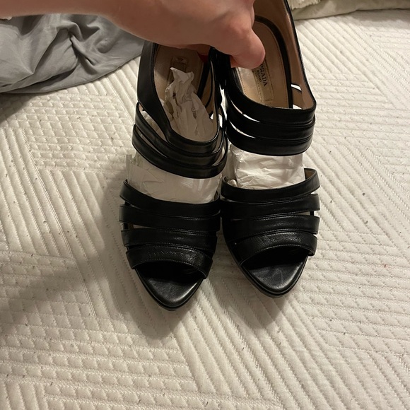 Authentic Prada black leather heels - Picture 7 of 8